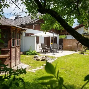  Ferienhaus Ganzes Haus Mit Großem Garten Und